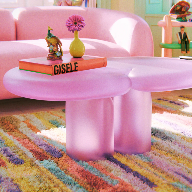 NUDE COFFEE TABLE / PINK