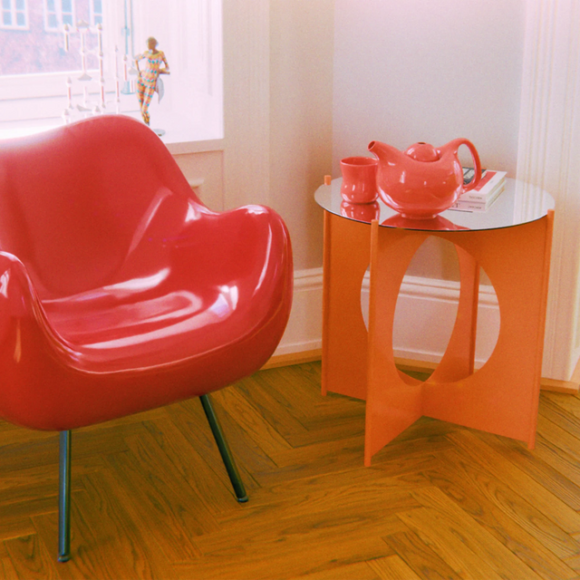 O+ TABLE / ORANGE & SILVER